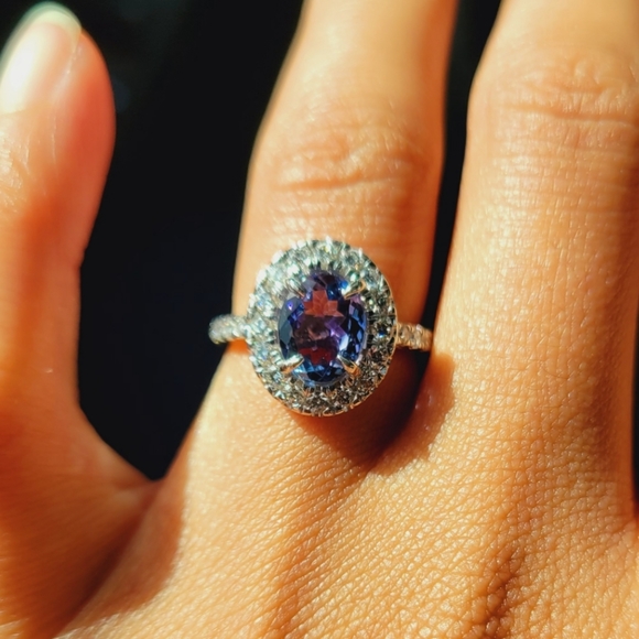*Edit- SOLD!* 18k Diamond Halo Oval Tanzanite Ring - Picture 2 of 6